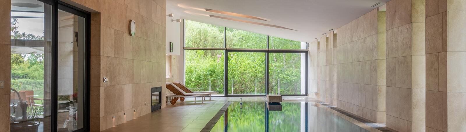 From Housekeeping to Pool Maintenance: The Importance of Laundry Services for Maintaining a Clean and Comfortable Home in Bangkok