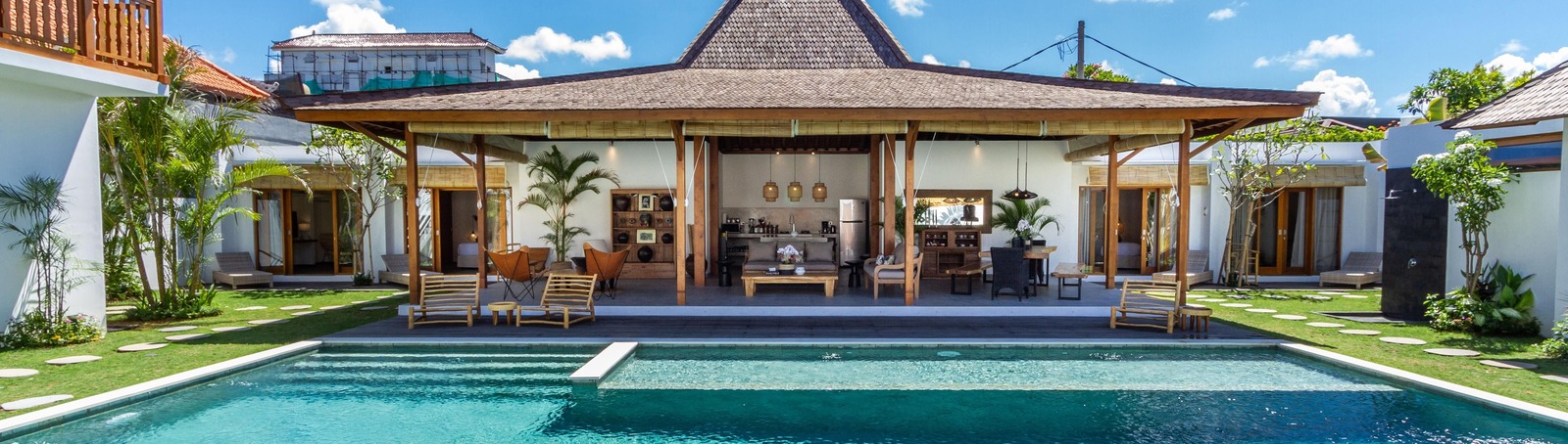 The Intersection of Luxury Real Estate and Digital Marketing: How to Showcase Your Pool and Home Listings Online